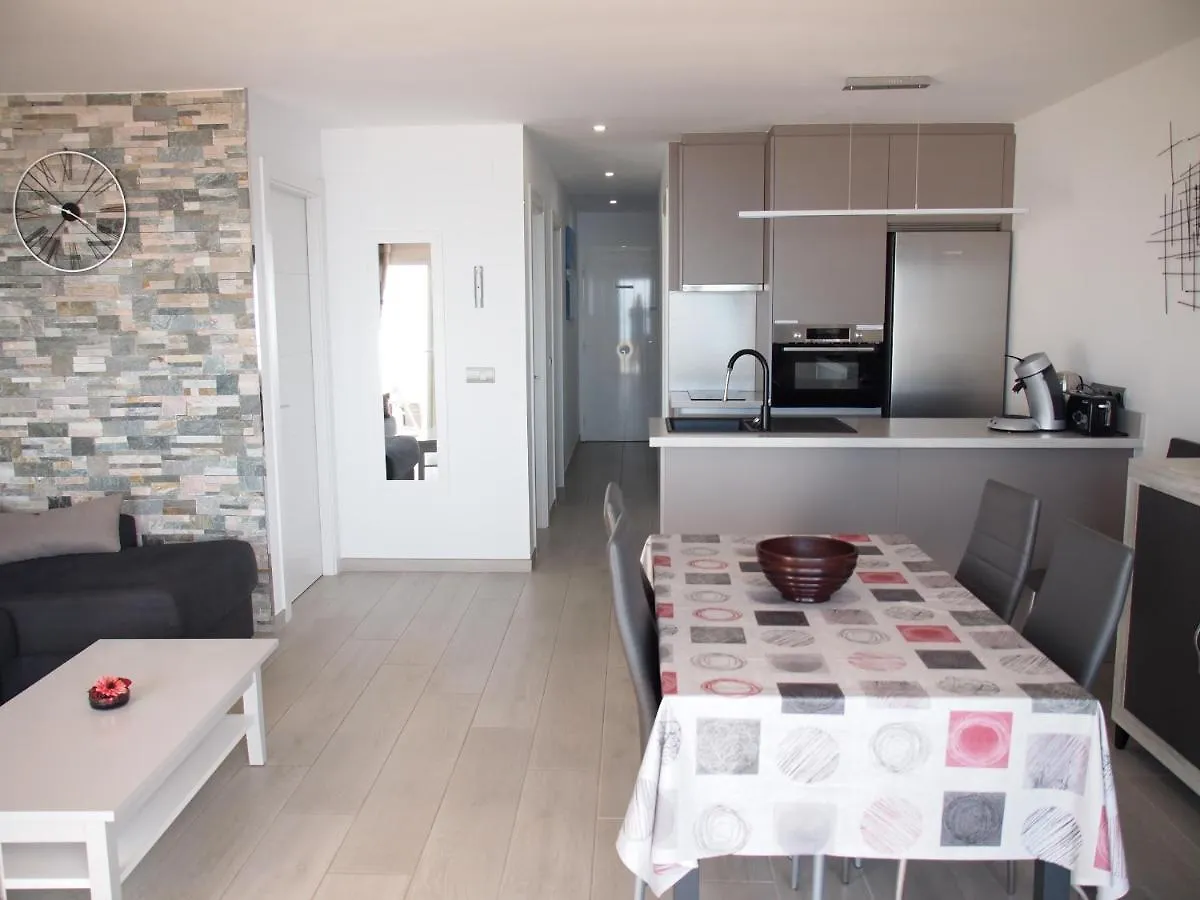 Miramar M24A Apartment Roses