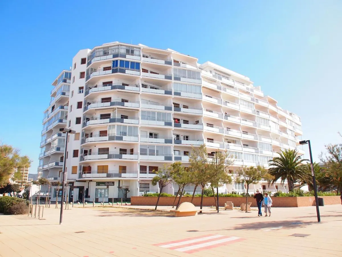 Miramar M24A Apartment Roses